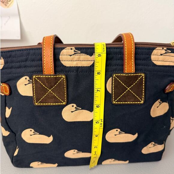 Dooney & Bourke Navy Canvas Tote Bag with Beige Duck Print and Brown Trim EUC - Picture 4 of 10